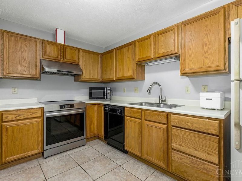 31 Indian Cove Circle, Unit 2, Oxford, OH 45056 Photo 4