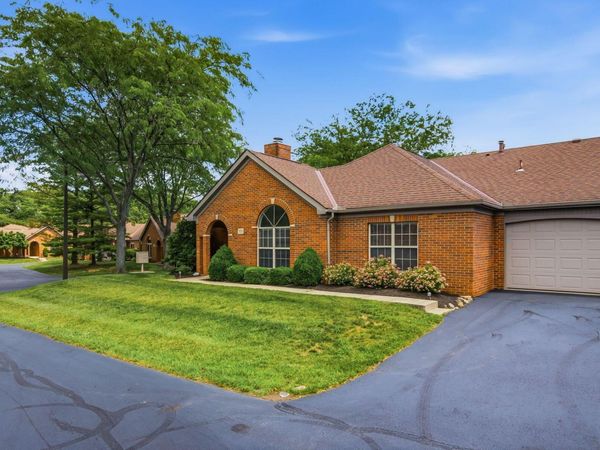 5831 Locbury Lane, Unit R, Dublin, OH 43016