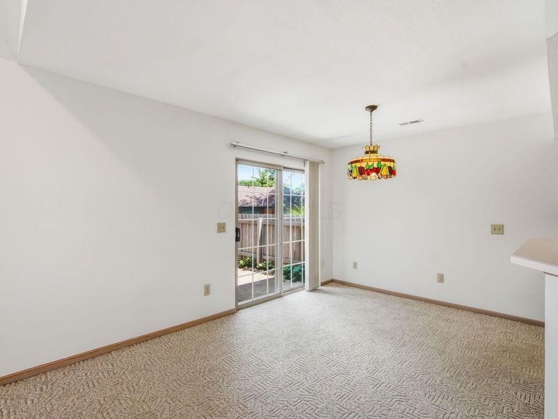5831 Locbury Lane , Unit R, Dublin, OH 43016 Photo 11