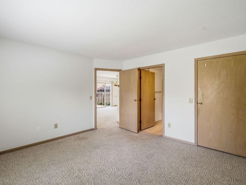 5831 Locbury Lane , Unit R, Dublin, OH 43016 Photo 17