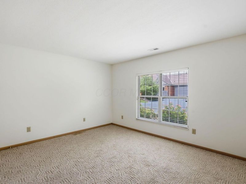 5831 Locbury Lane , Unit R, Dublin, OH 43016 Photo 18