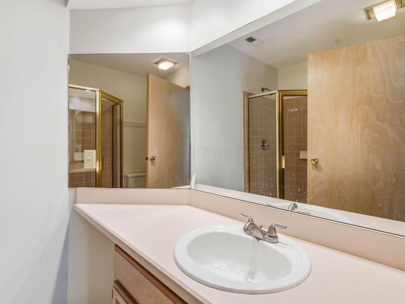 5831 Locbury Lane , Unit R, Dublin, OH 43016 Photo 22