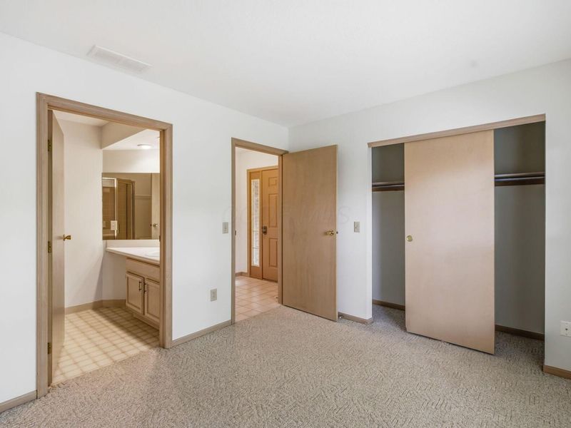 5831 Locbury Lane , Unit R, Dublin, OH 43016 Photo 25