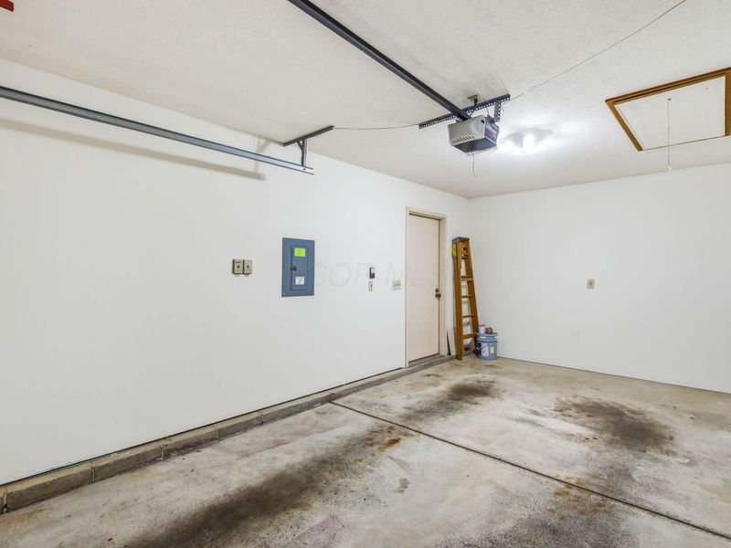 5831 Locbury Lane , Unit R, Dublin, OH 43016 Photo 30