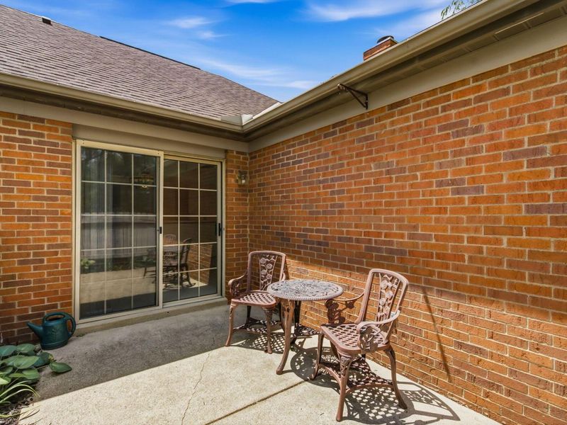 5831 Locbury Lane , Unit R, Dublin, OH 43016 Photo 31