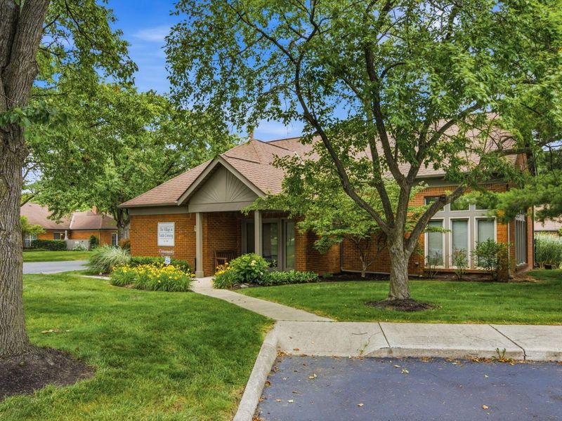 5831 Locbury Lane , Unit R, Dublin, OH 43016 Photo 4