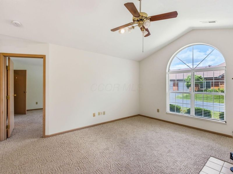5831 Locbury Lane , Unit R, Dublin, OH 43016 Photo 5