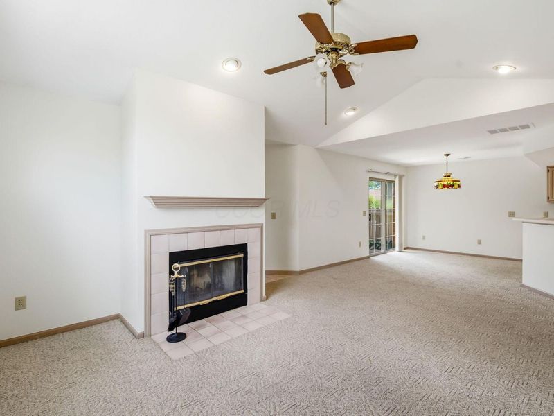 5831 Locbury Lane , Unit R, Dublin, OH 43016 Photo 7