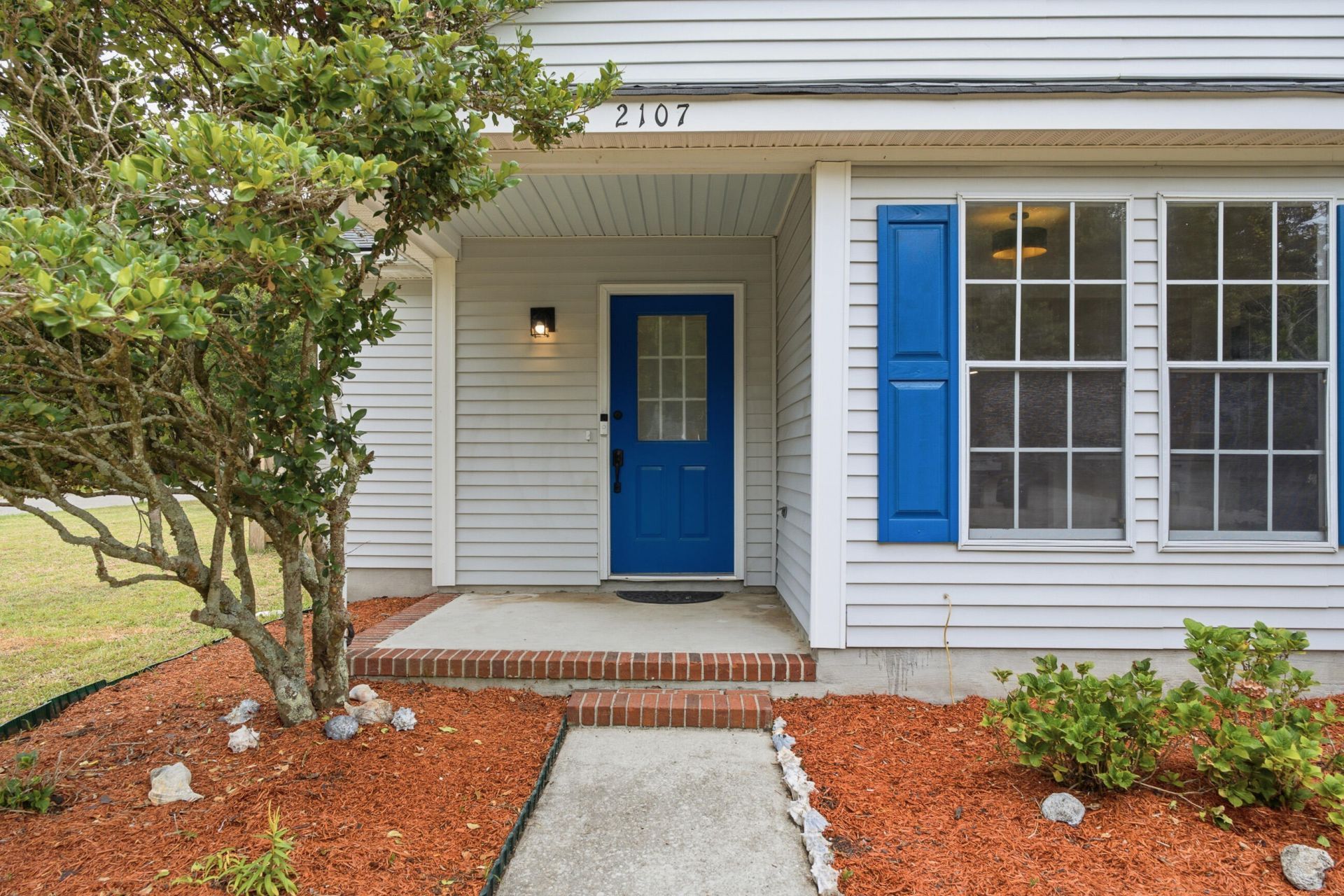 2107 Presidio Drive Photo 2