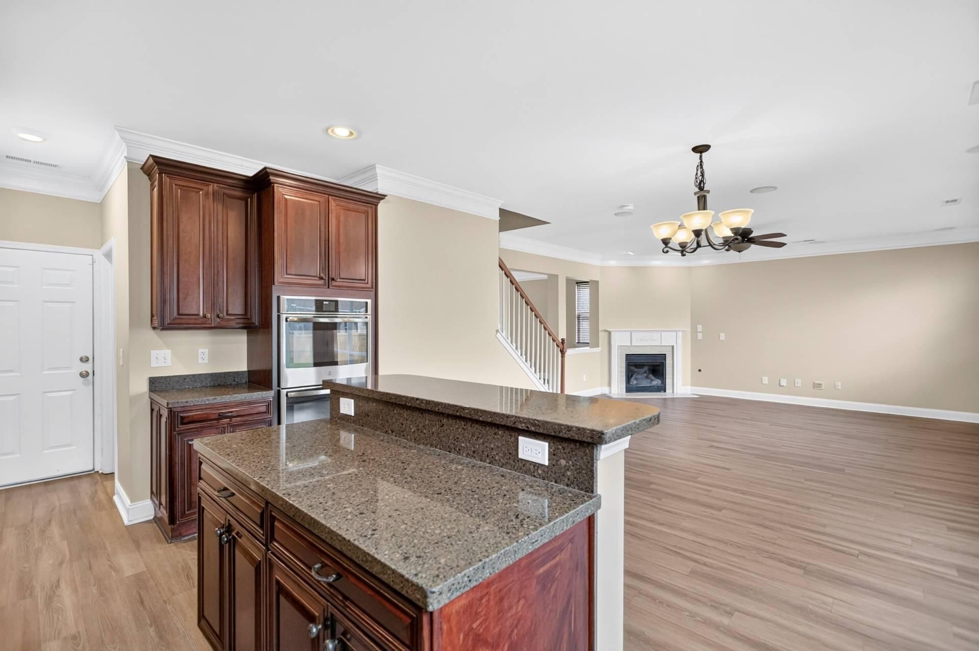 7018 Bellflower Lane Photo 10