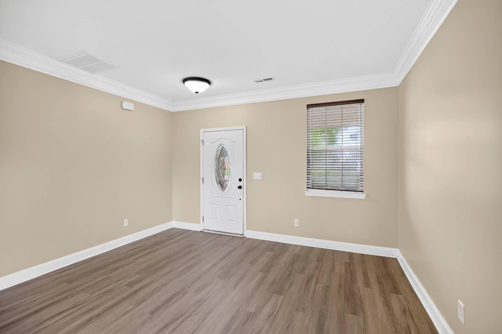7018 Bellflower Lane Photo 4