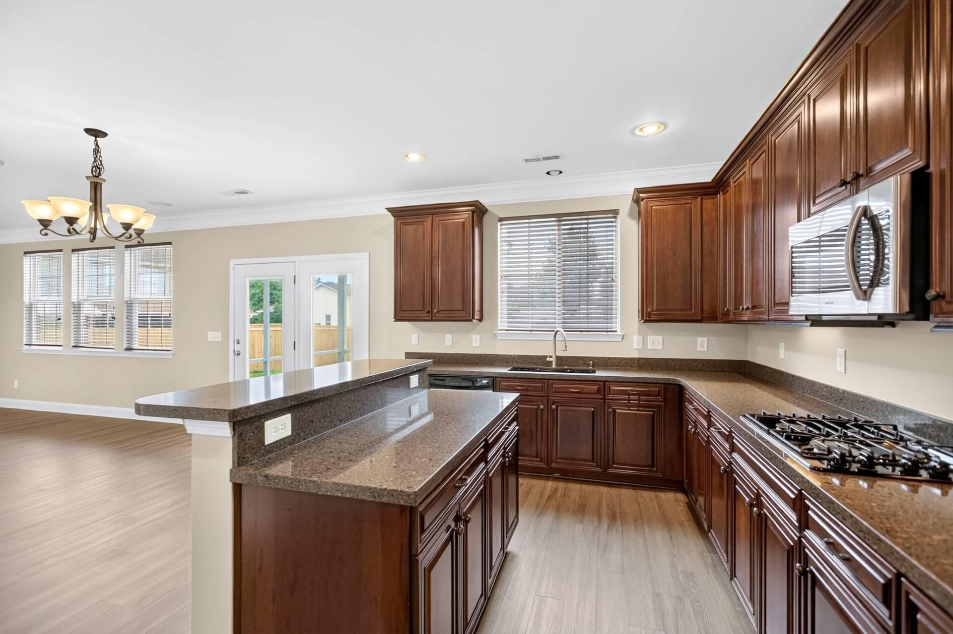 7018 Bellflower Lane Photo 9