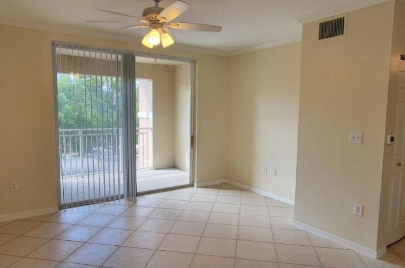 6533 Emerald Dunes Drive, Unit 304, West Palm Beach, FL 33411 Photo