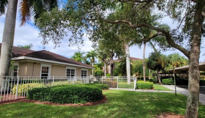 6533 Emerald Dunes Drive, Unit 304, West Palm Beach, FL 33411 Photo