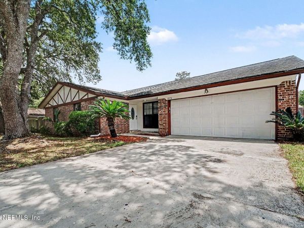 8574 BLACKBERRY Lane E, Jacksonville, FL 32244