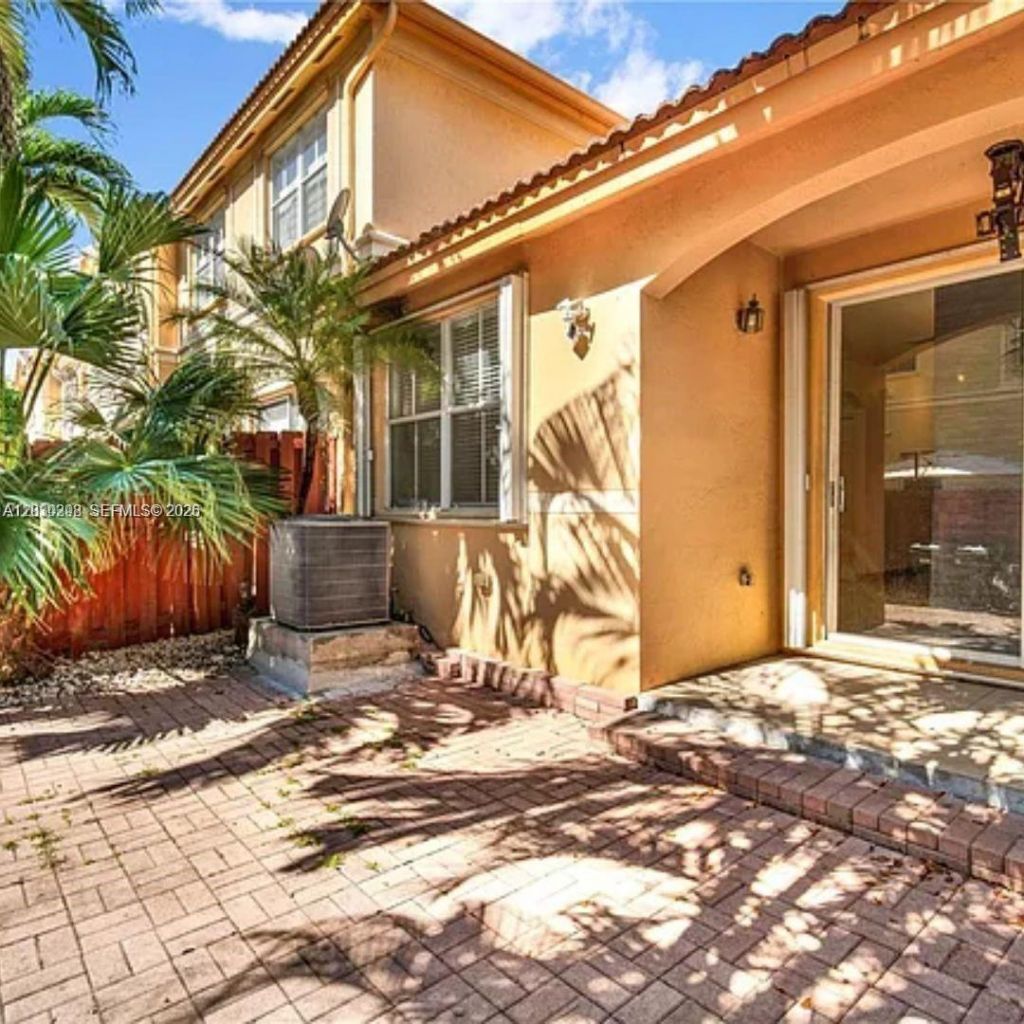 10902 NW 79th St , Unit 10902, Doral, FL 33178 Photo
