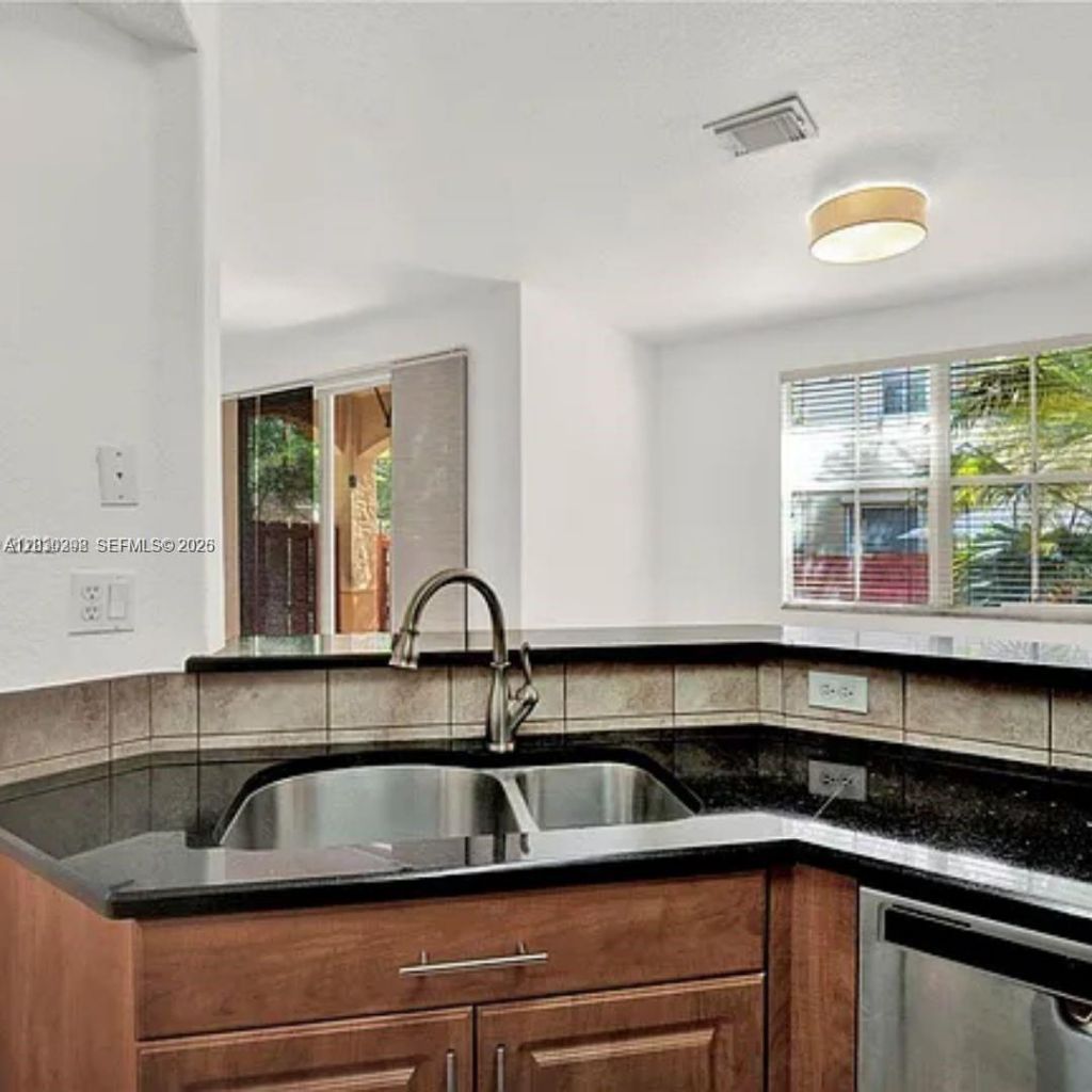 10902 NW 79th St , Unit 10902, Doral, FL 33178 Photo
