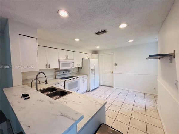 1290 Sorrento Dr, Unit 1290, Weston, FL 33326