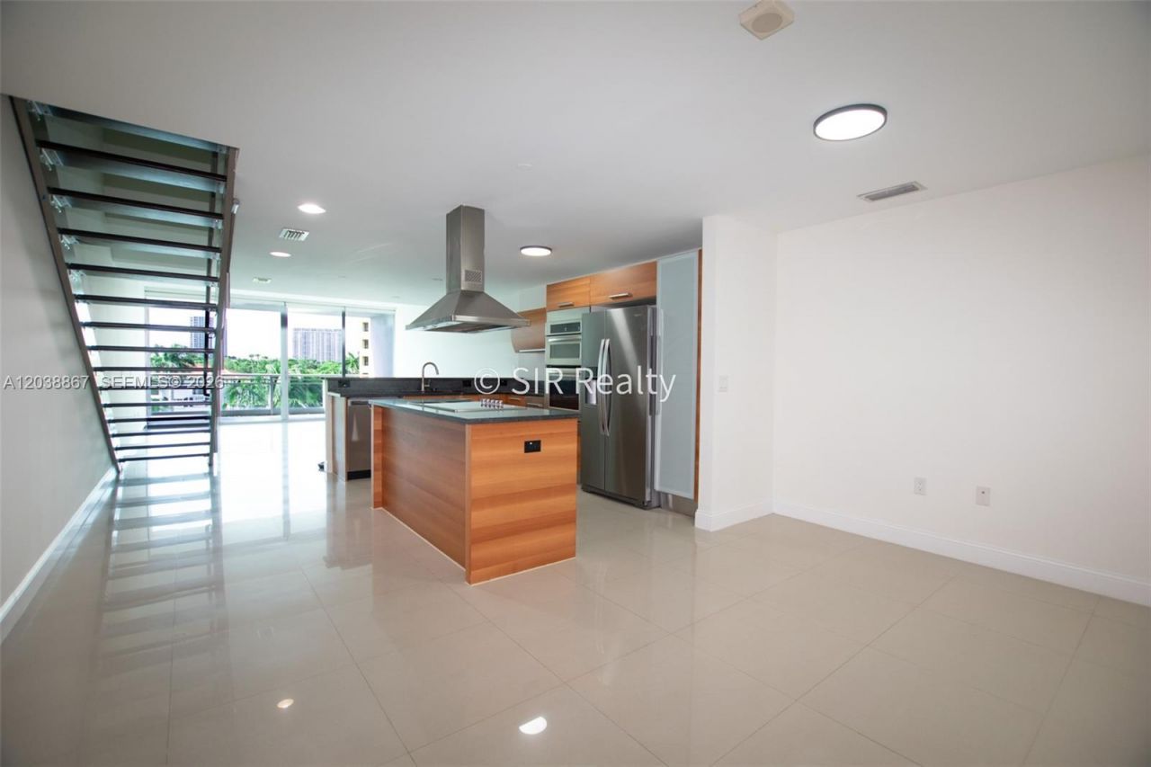 2950 NE 188th St, Unit 336, Aventura, FL 33180 Photo