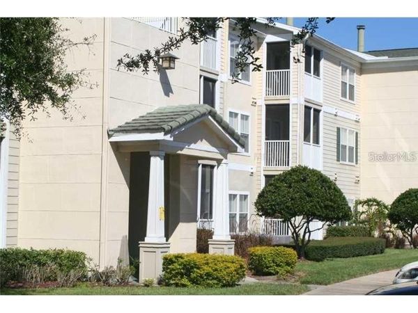 18517 BRIDLE CLUB DRIVE , Unit 18517, TAMPA, FL 33647