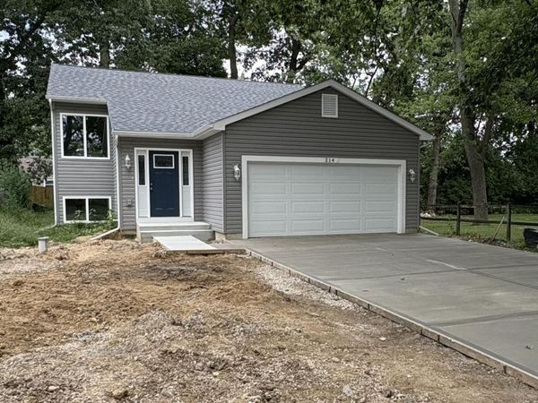 28609 108TH St, Salem Lakes, WI 53179