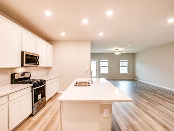 1532 Homestead Farms DR, Round Rock, TX 78665
