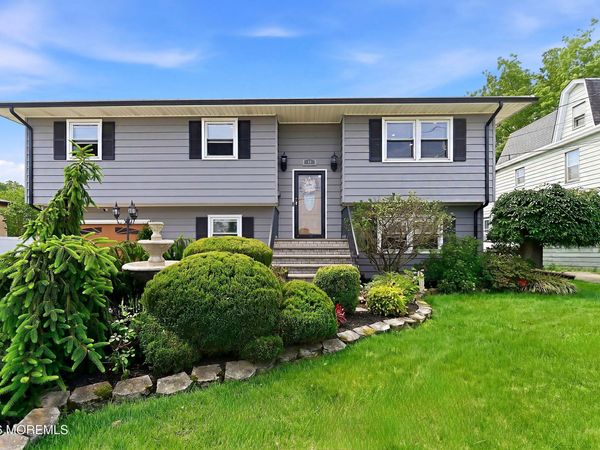 16 E Pleasant Avenue, Sewaren, NJ 07077