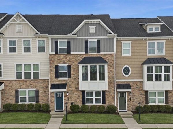 824 Theda Dori Street, Cranberry Twp, PA 16066