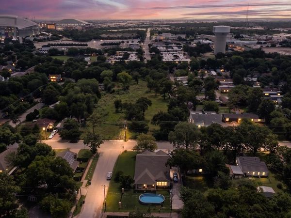 433 N East Street , Arlington, TX 76011