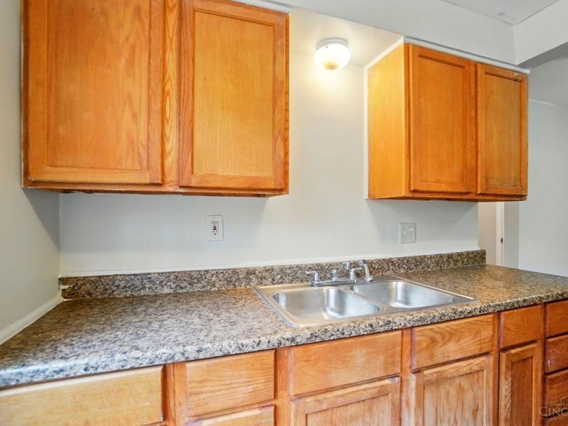 3919 E Gatewood Lane, Silverton, OH 45236 Photo 30