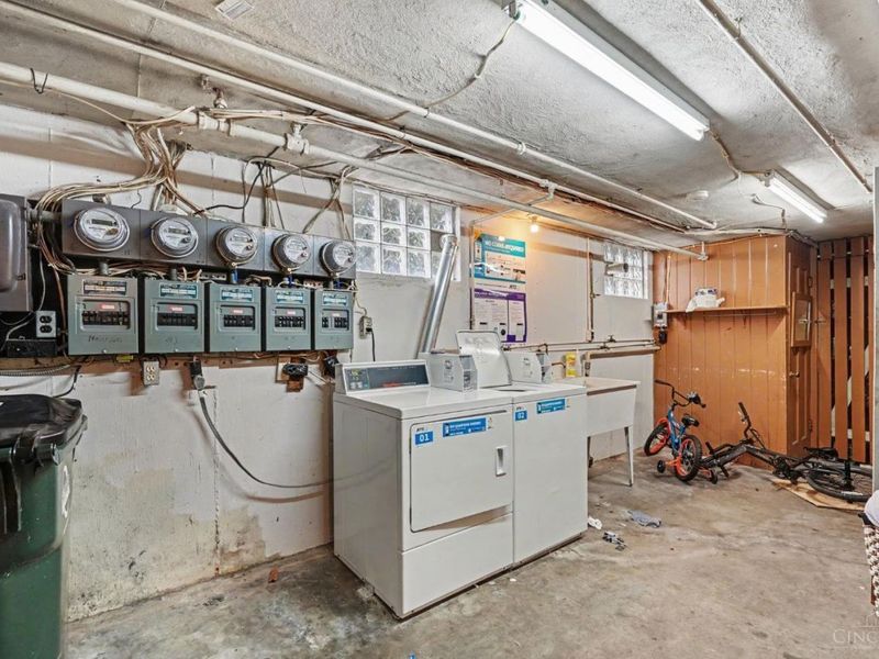 3919 E Gatewood Lane, Silverton, OH 45236 Photo 8