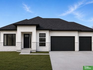 10019 Prospect Street, Papillion, NE 68046