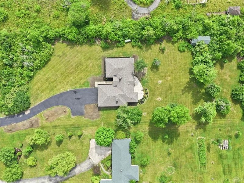 8196 Westbrook Road, Brookville, OH 45309 Photo 2