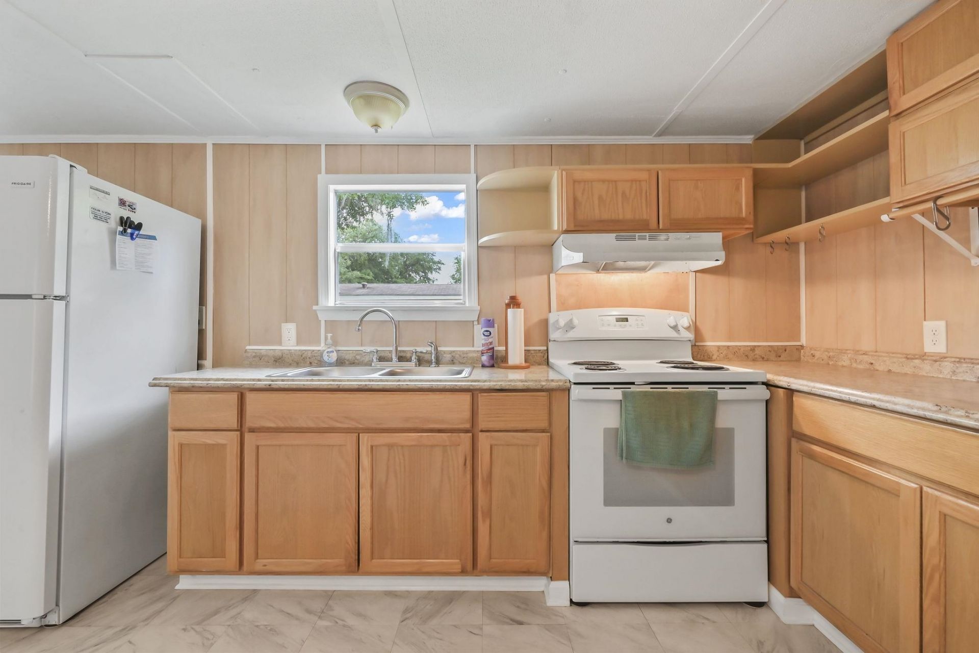 136 Crooked Island Circle Photo 11