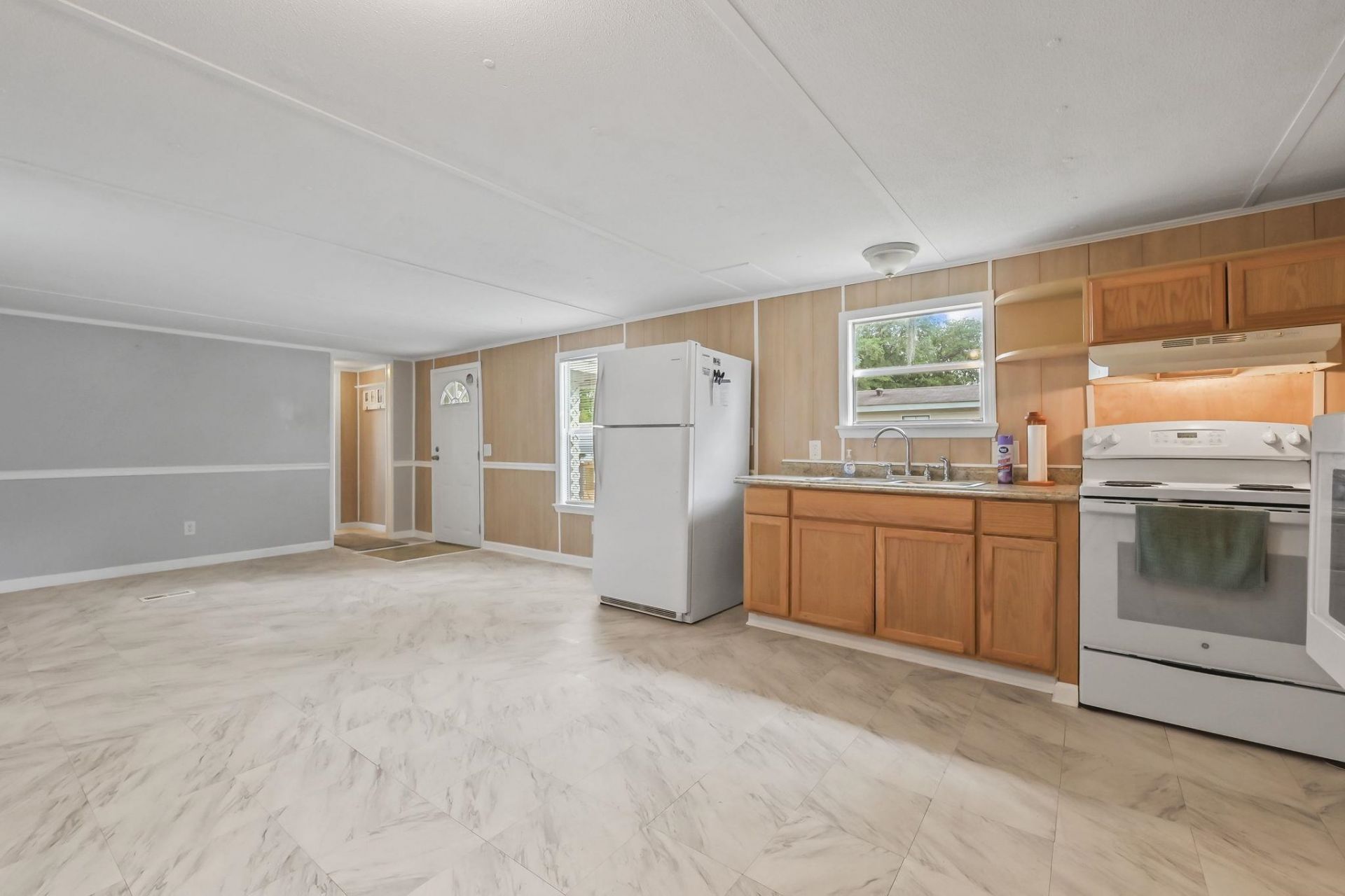 136 Crooked Island Circle Photo 9