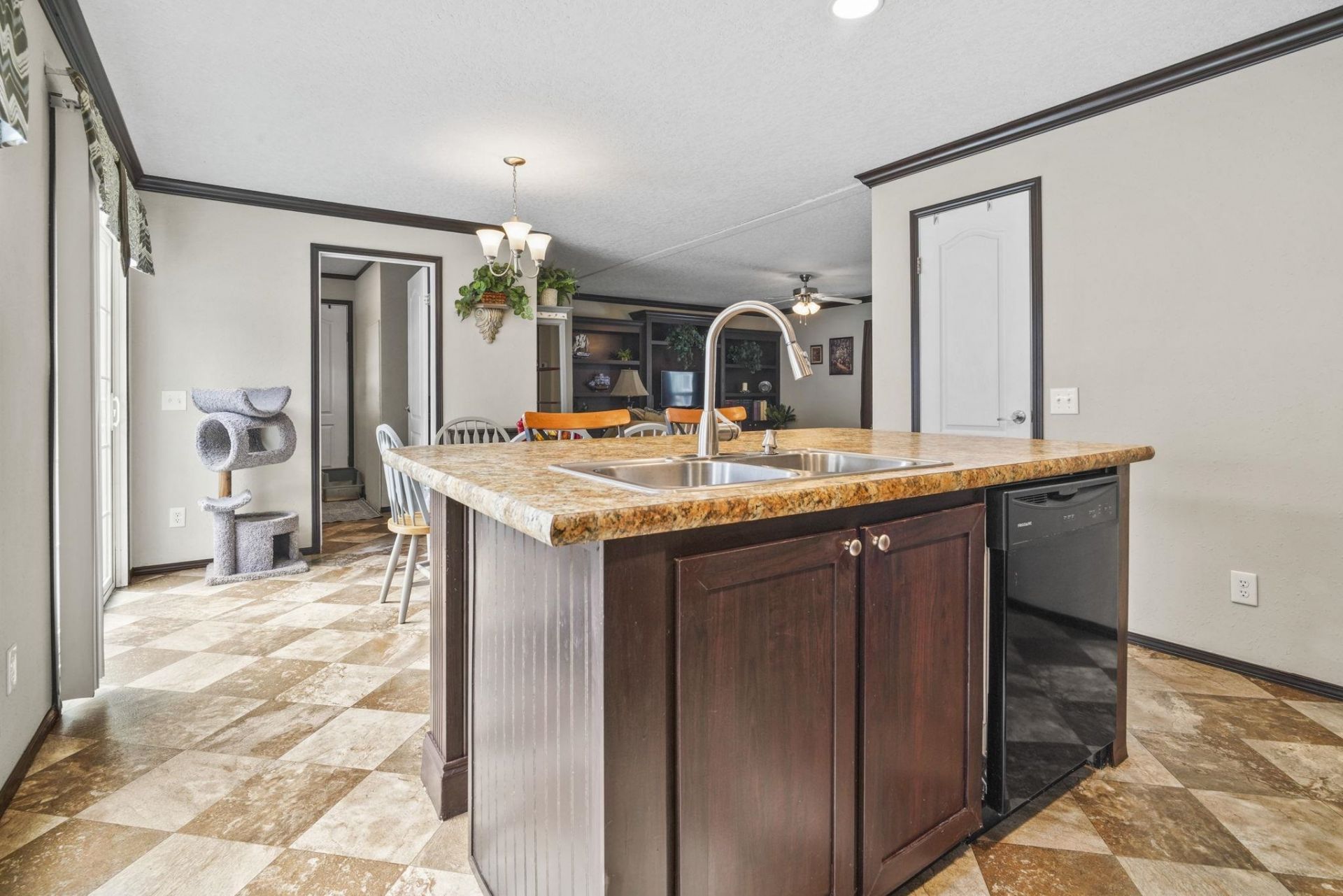 7529 Aubrey Ln. Photo 10