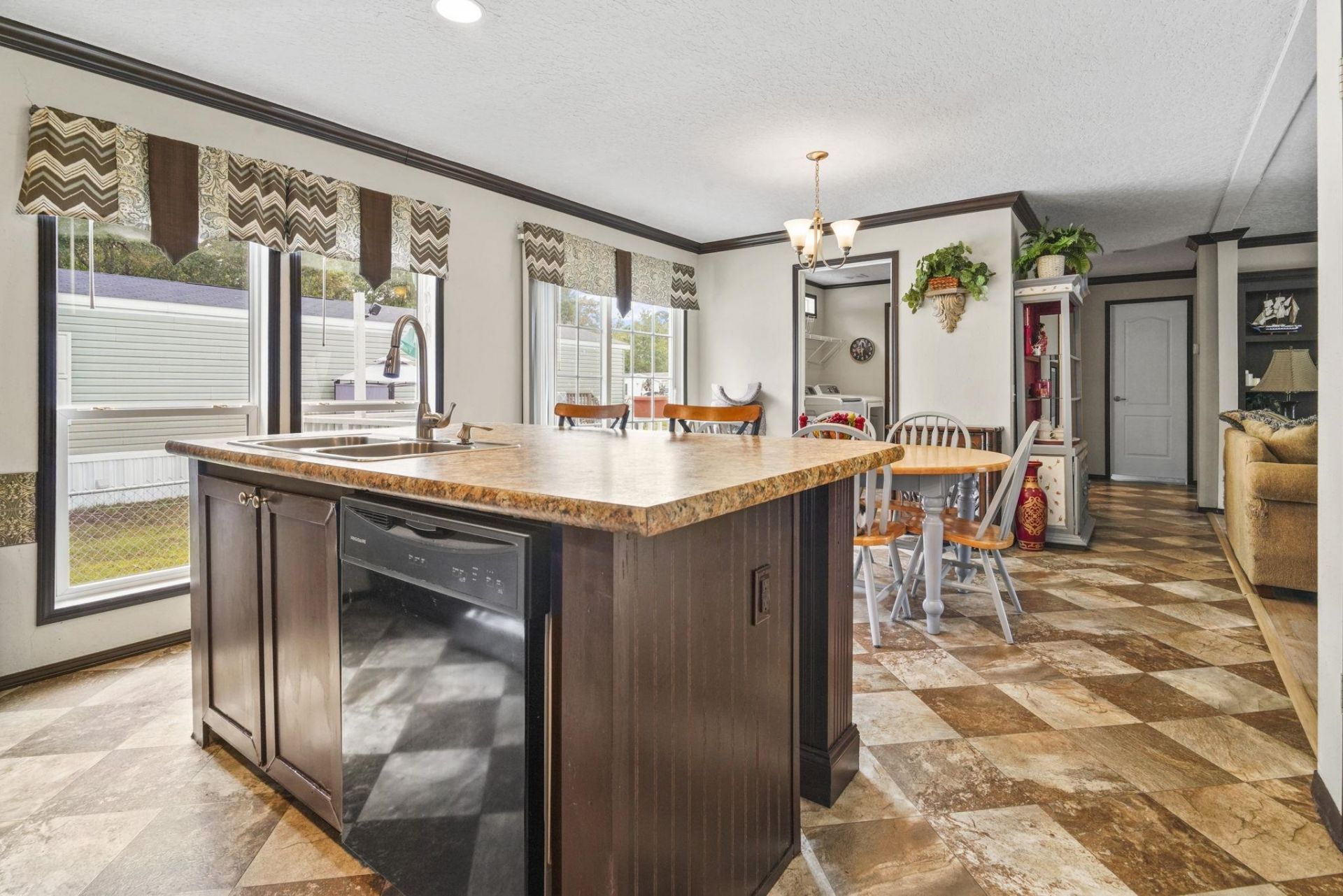 7529 Aubrey Ln. Photo 11