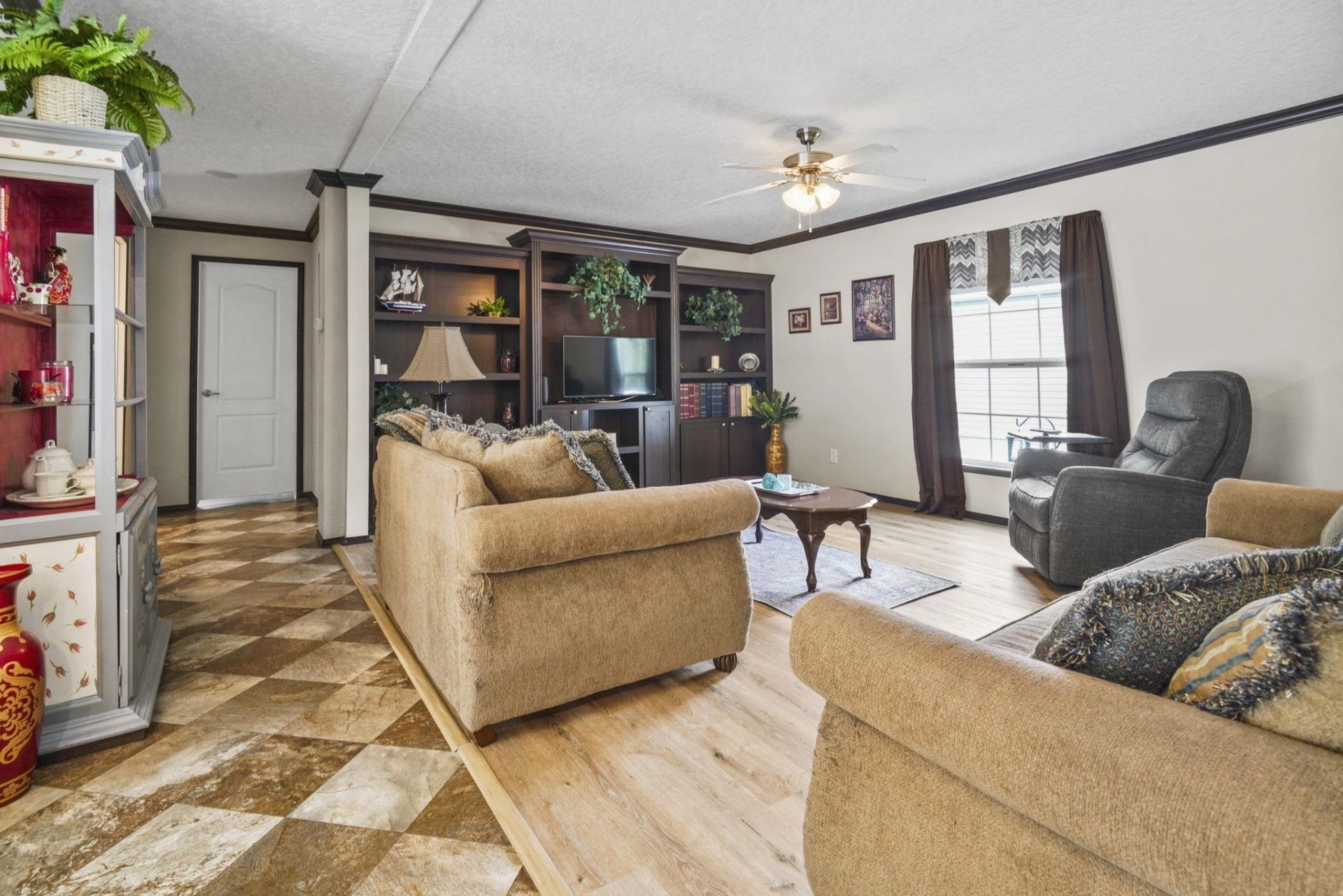 7529 Aubrey Ln. Photo 5