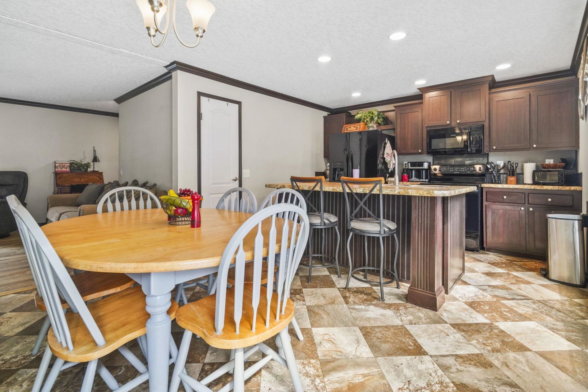 7529 Aubrey Ln. Photo 7