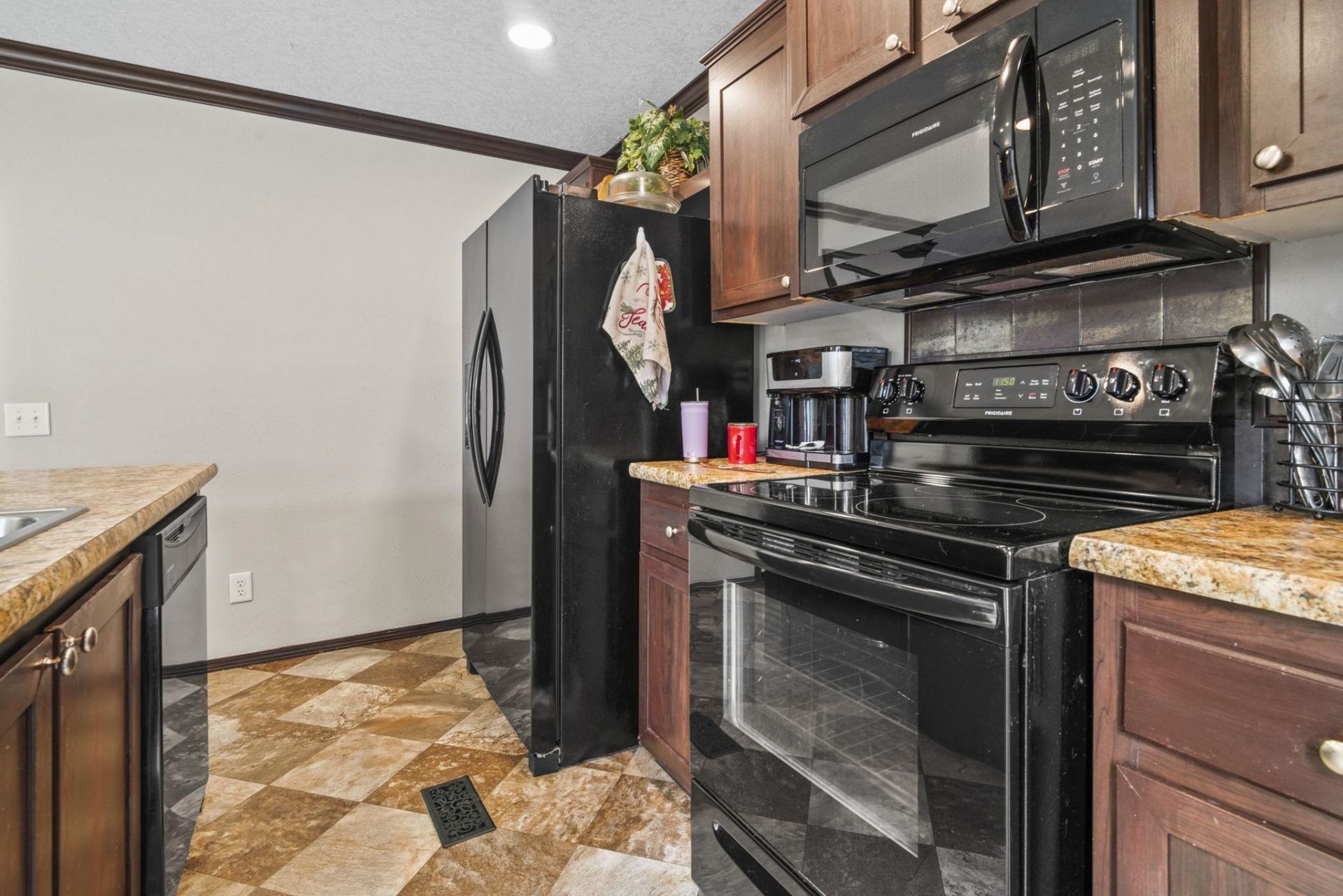 7529 Aubrey Ln. Photo 9