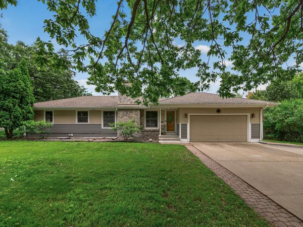 2541 Quebec Avenue S, Saint Louis Park, MN 55426