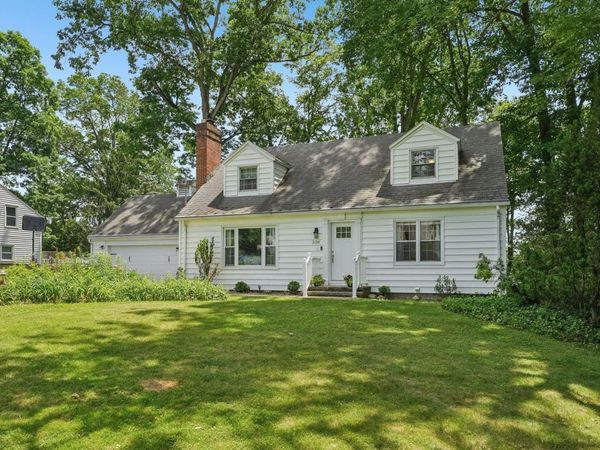 320 Frazier Dr, New Castle, PA 16105