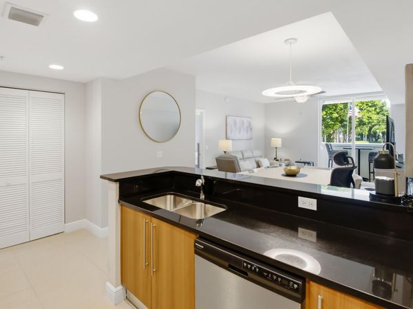 191 SE 20th Avenue, Unit 210, Deerfield Beach, FL 33441