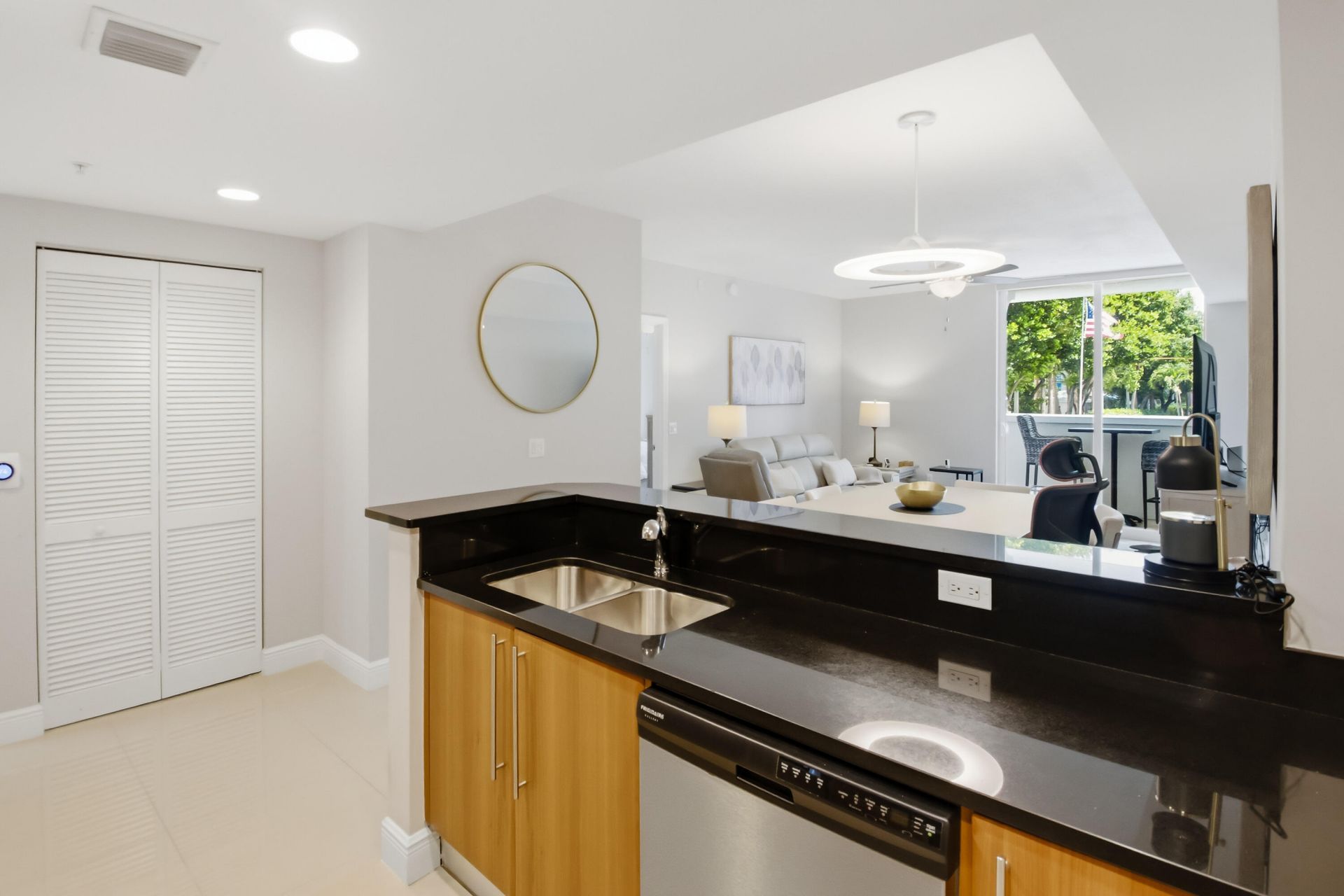 191 SE 20th Avenue, Unit 210, Deerfield Beach, FL 33441 Photo