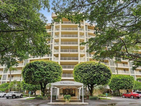 3520 Oaks Way, Unit 110, Pompano Beach, FL 33069