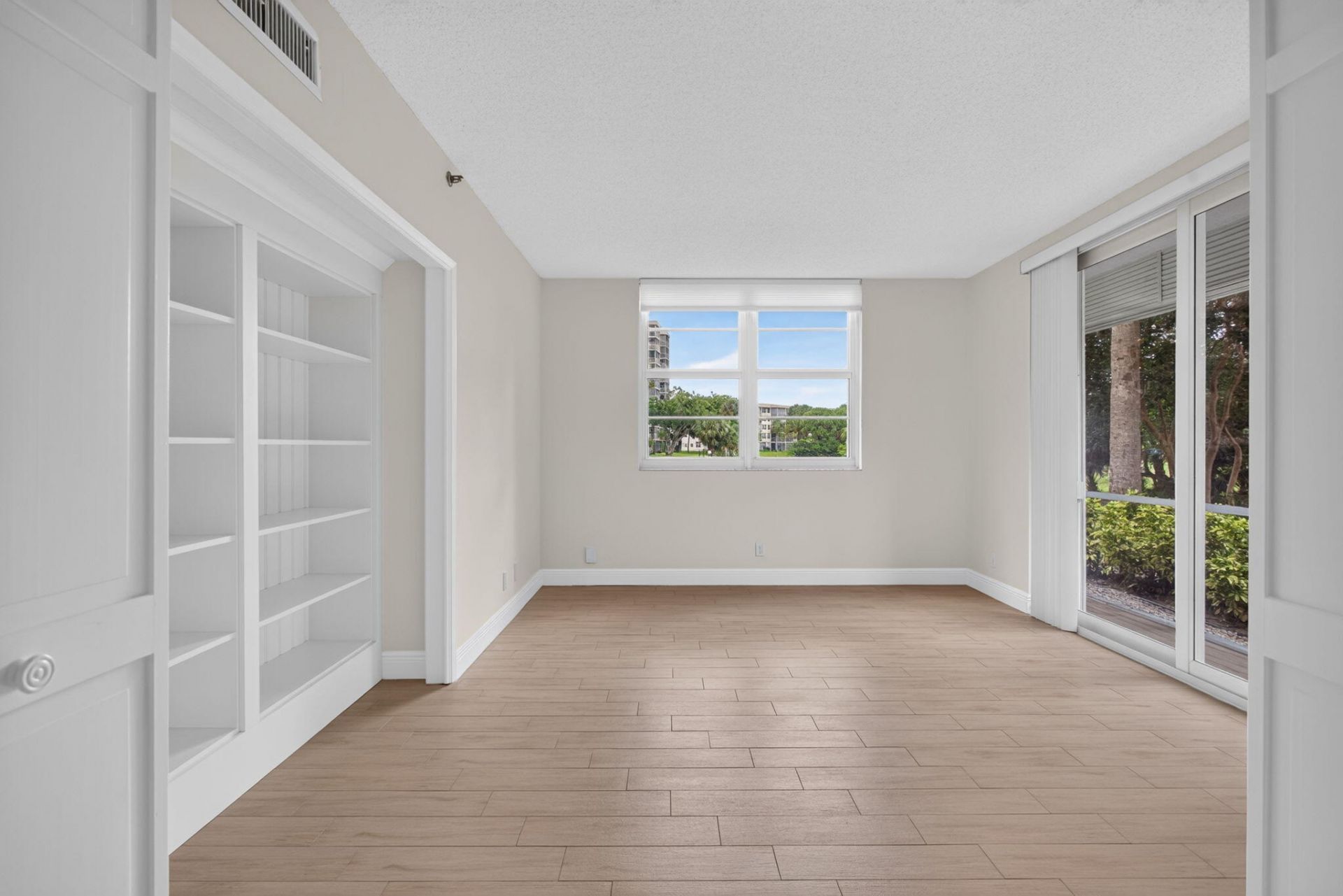 3520 Oaks Way, Unit 110, Pompano Beach, FL 33069 Photo