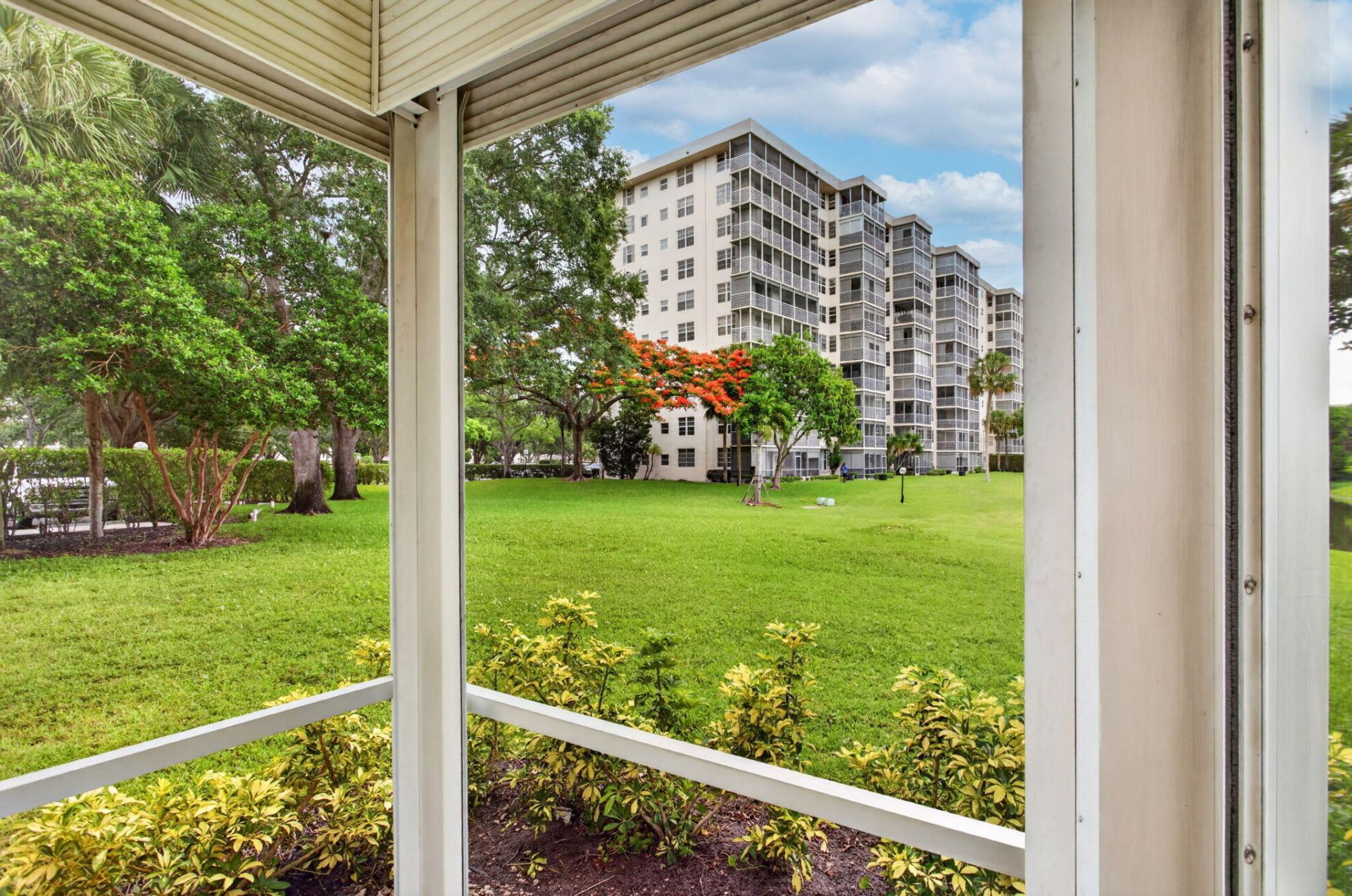 3520 Oaks Way, Unit 110, Pompano Beach, FL 33069 Photo