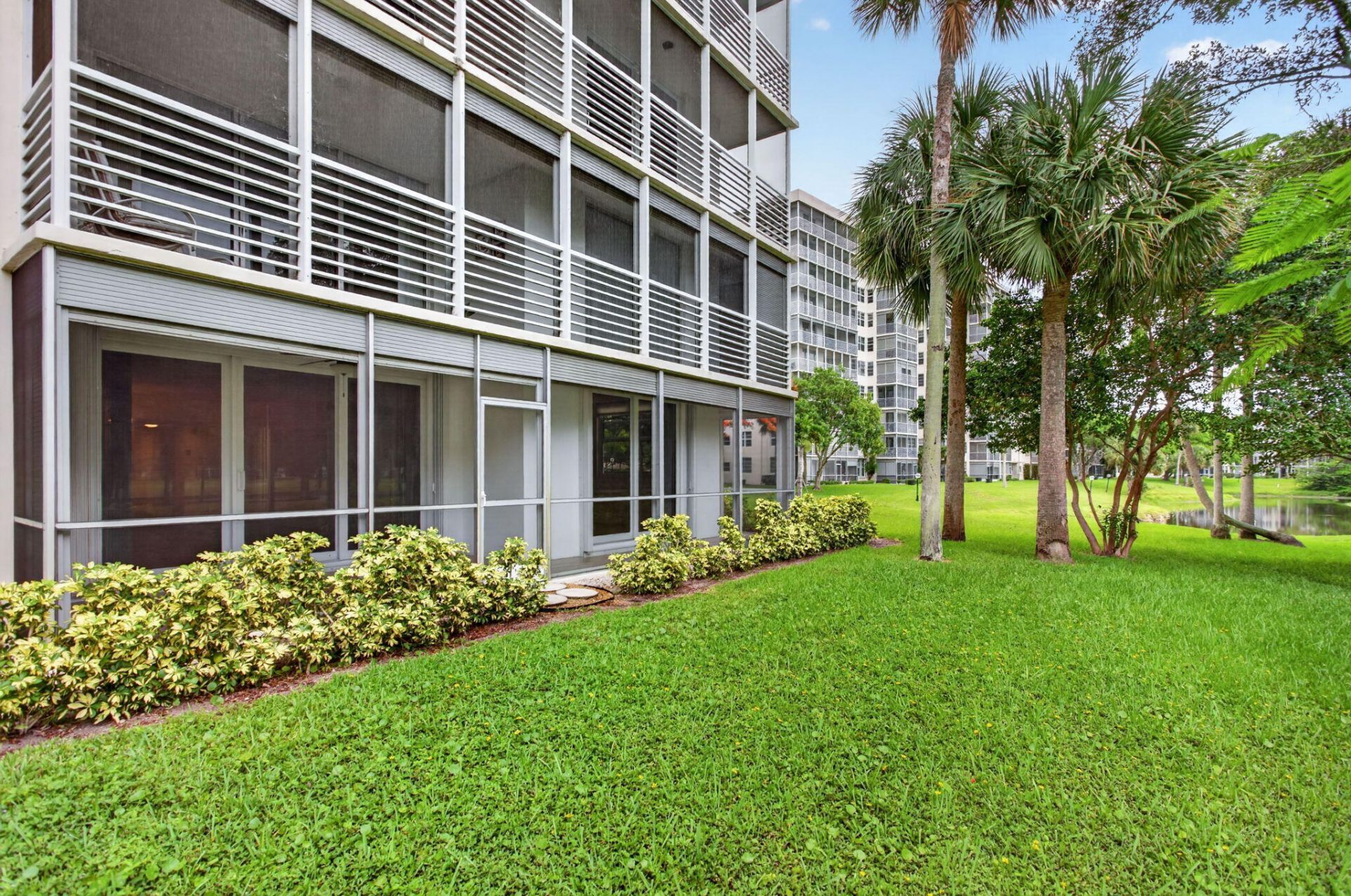 3520 Oaks Way, Unit 110, Pompano Beach, FL 33069 Photo