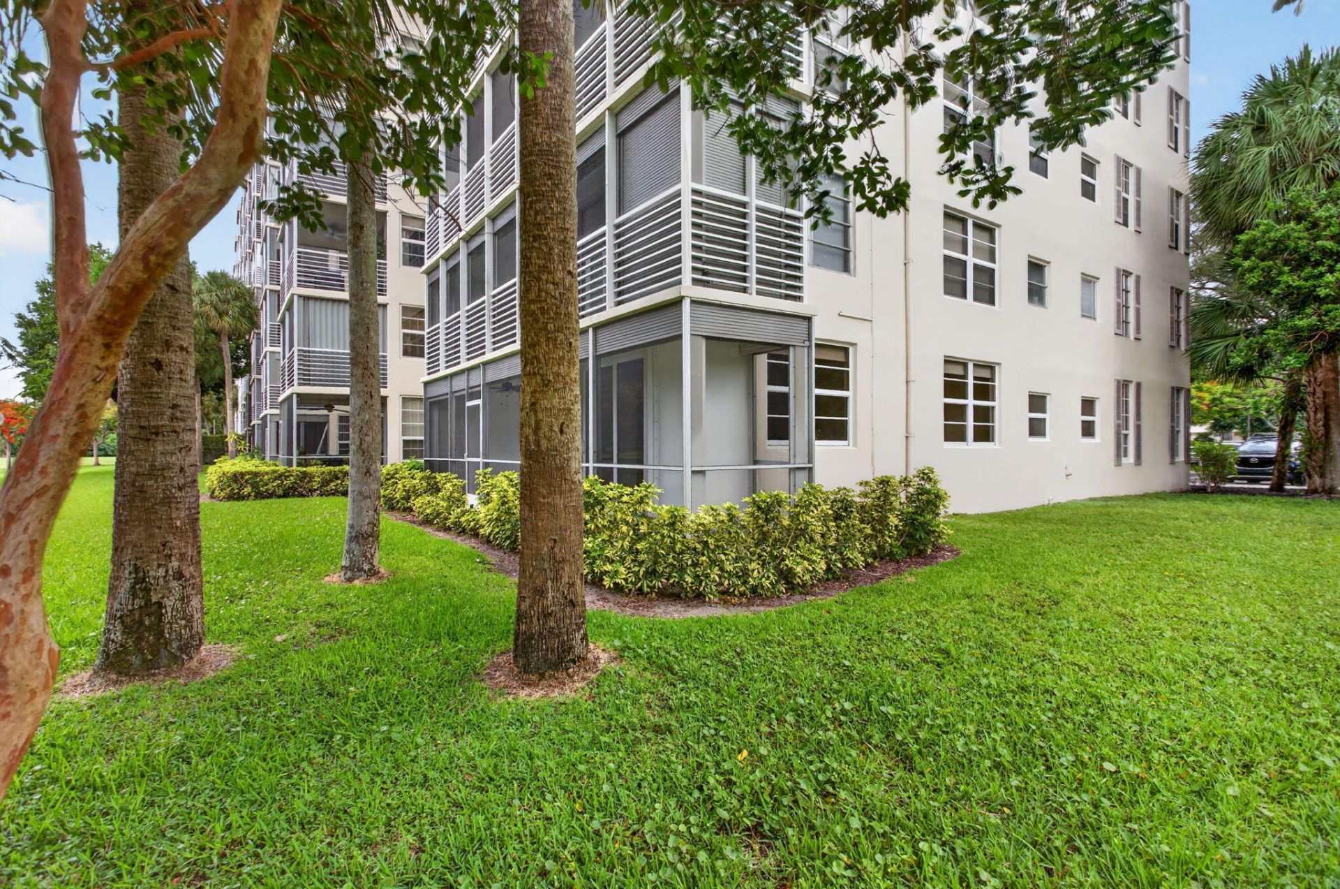 3520 Oaks Way, Unit 110, Pompano Beach, FL 33069 Photo