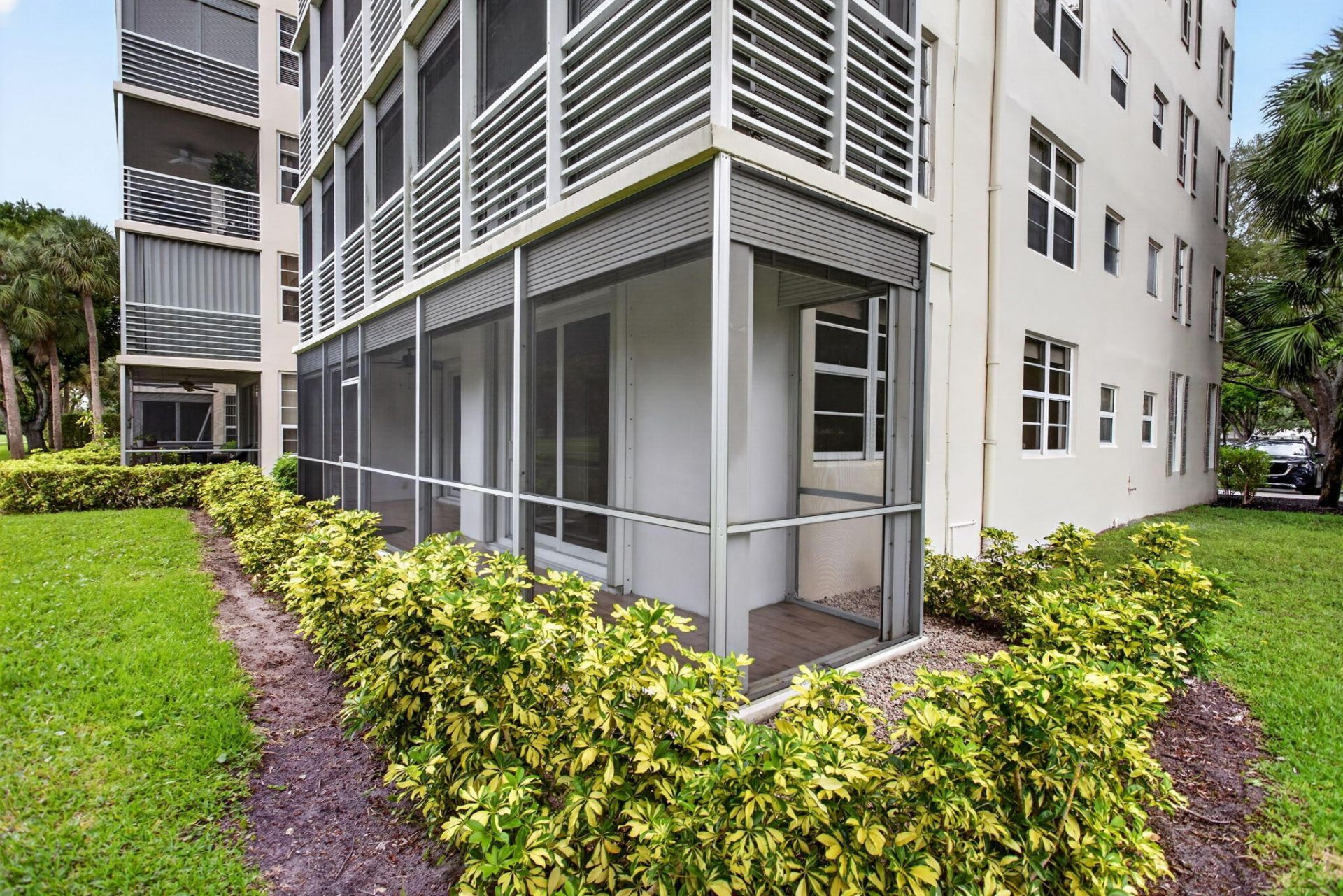 3520 Oaks Way, Unit 110, Pompano Beach, FL 33069 Photo